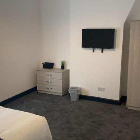 Houghton Guest House 2 Stoke-on-Trent Eksteriør billede